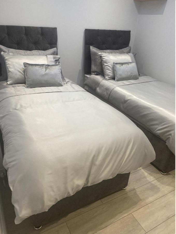Modern 3-Bed Apartment In Magherafelt Sleeps 8 Kültér fotó