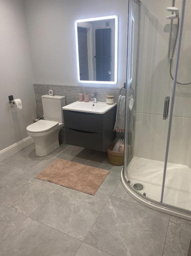 Modern 3-Bed Apartment In Magherafelt Sleeps 8 Kültér fotó