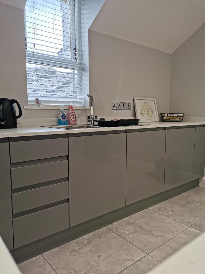 Modern 3-Bed Apartment In Magherafelt Sleeps 8 Kültér fotó