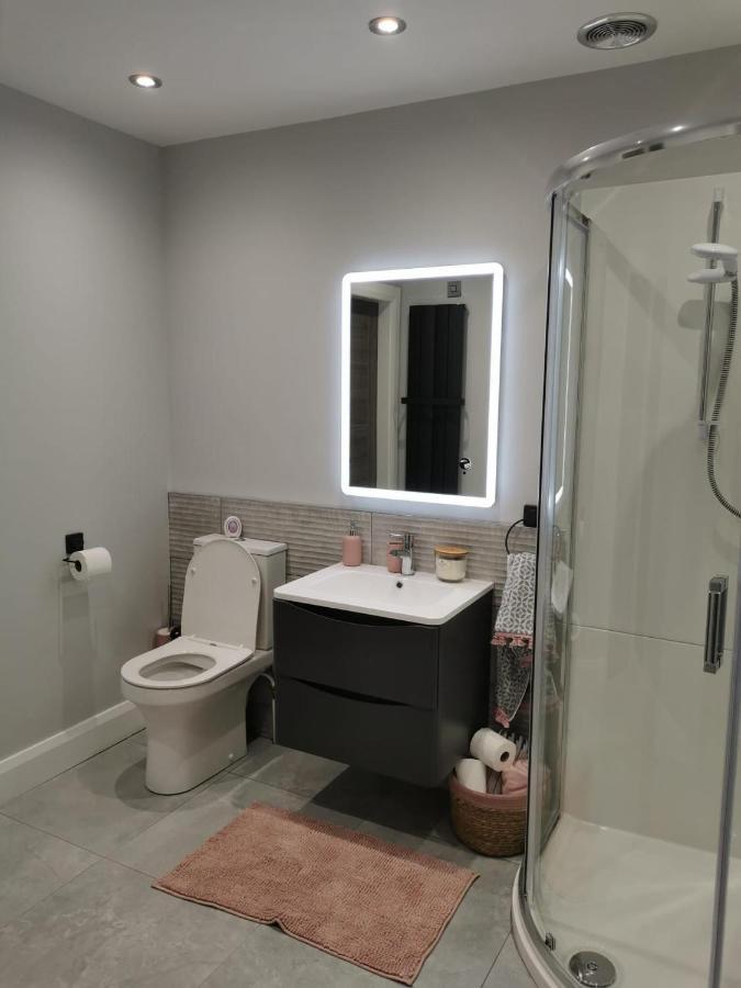 Modern 3-Bed Apartment In Magherafelt Sleeps 8 Kültér fotó