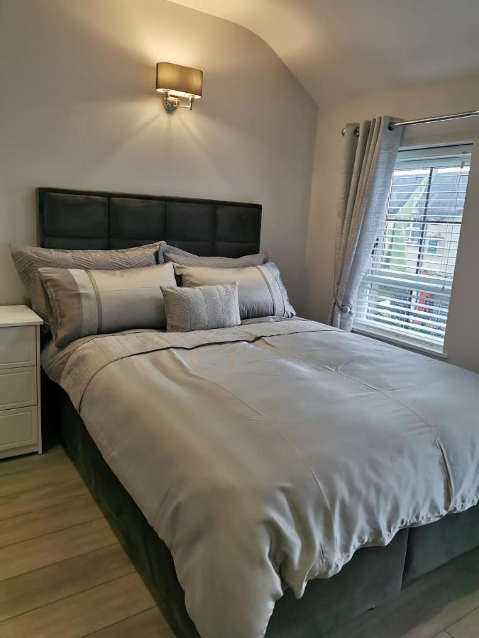 Modern 3-Bed Apartment In Magherafelt Sleeps 8 Kültér fotó