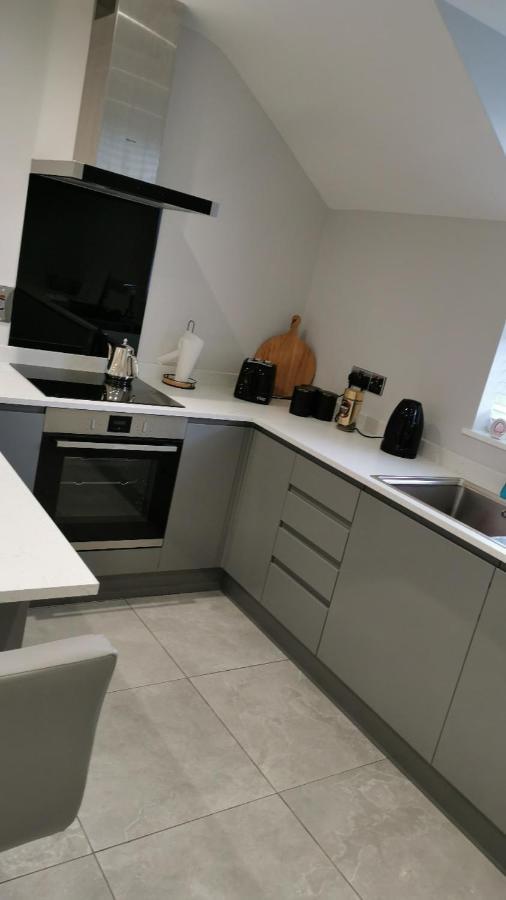 Modern 3-Bed Apartment In Magherafelt Sleeps 8 Kültér fotó