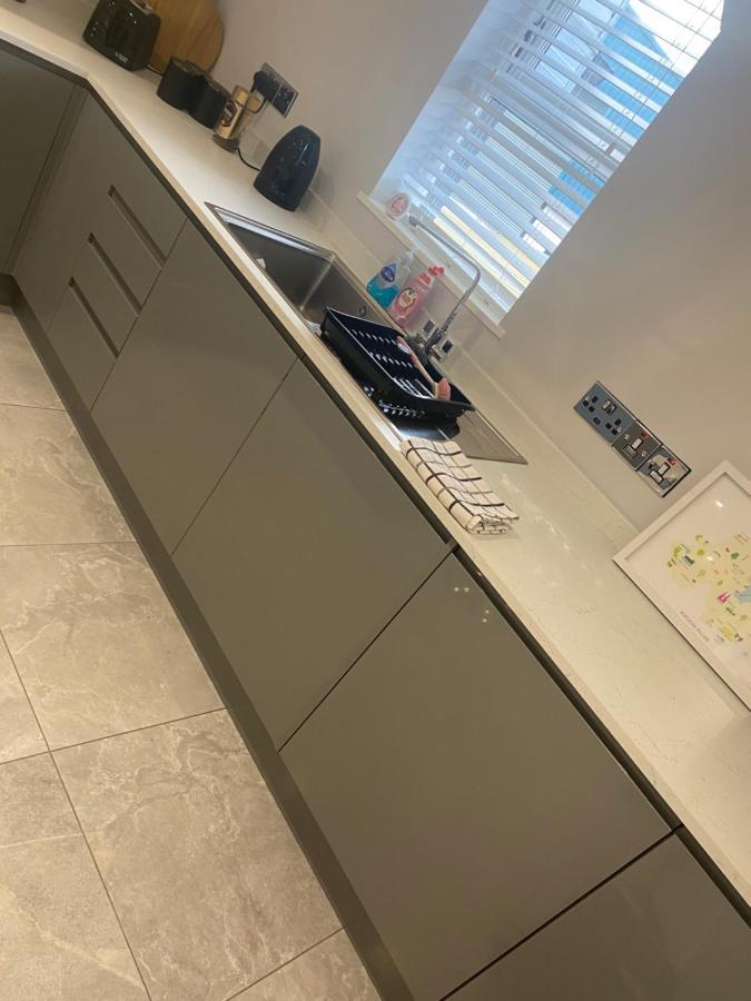 Modern 3-Bed Apartment In Magherafelt Sleeps 8 Kültér fotó